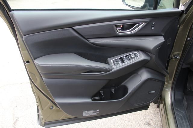 Used 2025 Subaru Ascent Limited AWD/4WD image 16