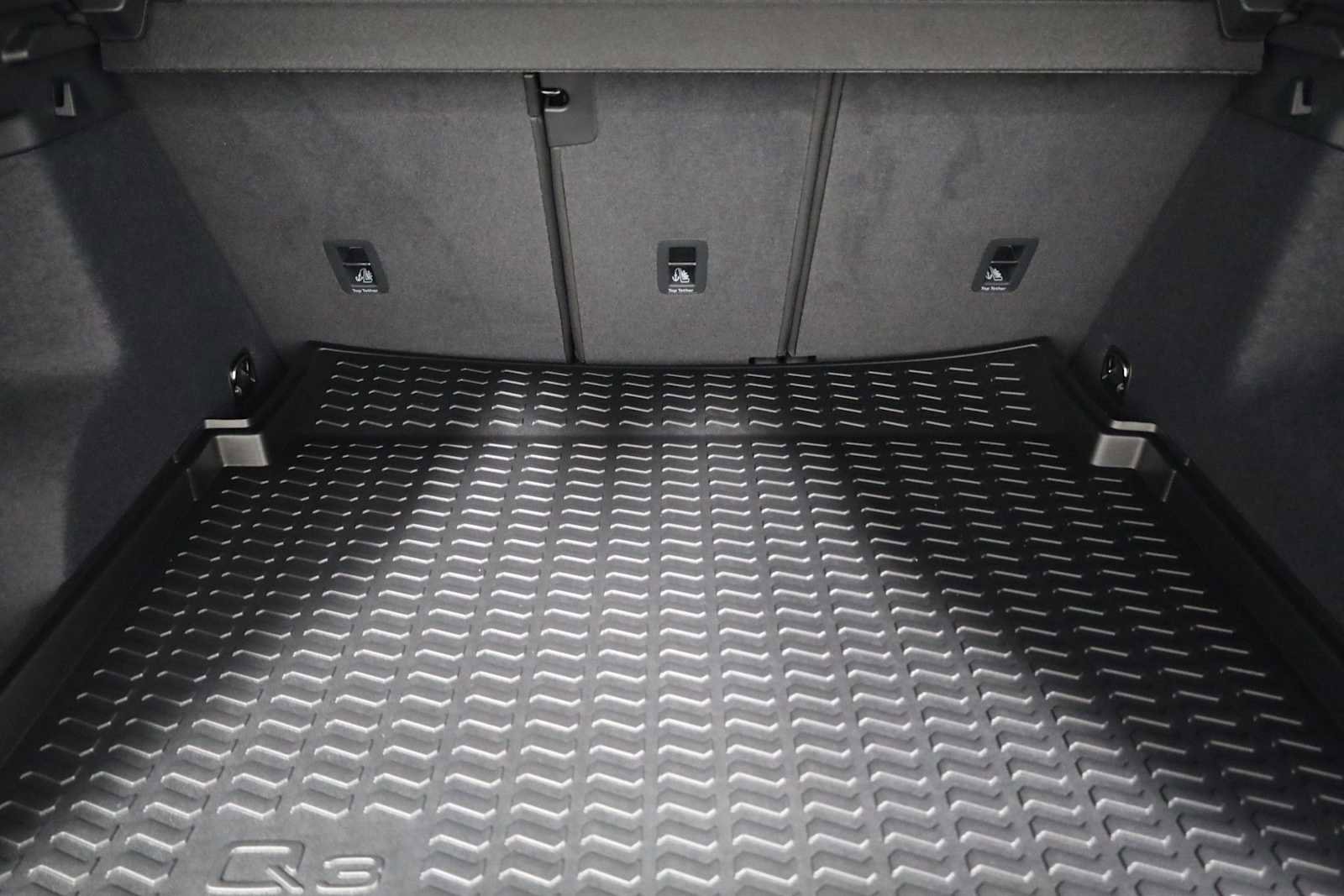 New 2025 Audi Q3 2.0T Premium image 37