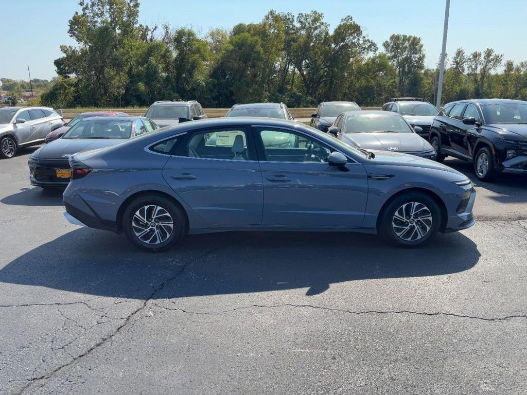 New 2026 Hyundai Sonata Blue FWD image 2