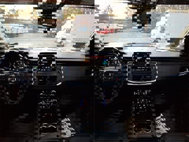 Used 2023 GMC Yukon XL AT4 w/ AT4 Premium Plus Package image 18