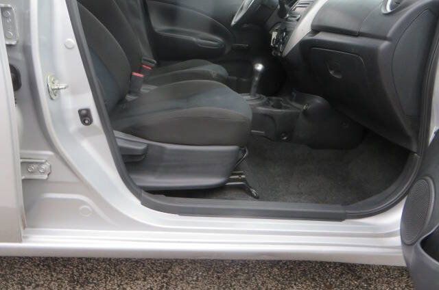 Used 2018 Nissan Versa Note S image 18