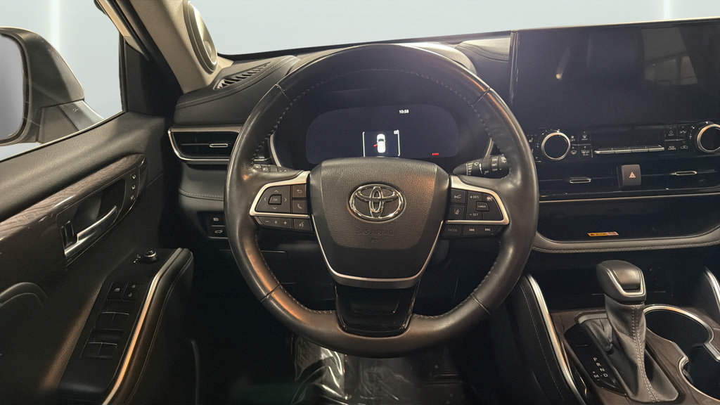 Used 2023 Toyota Highlander Limited AWD/4WD image 22