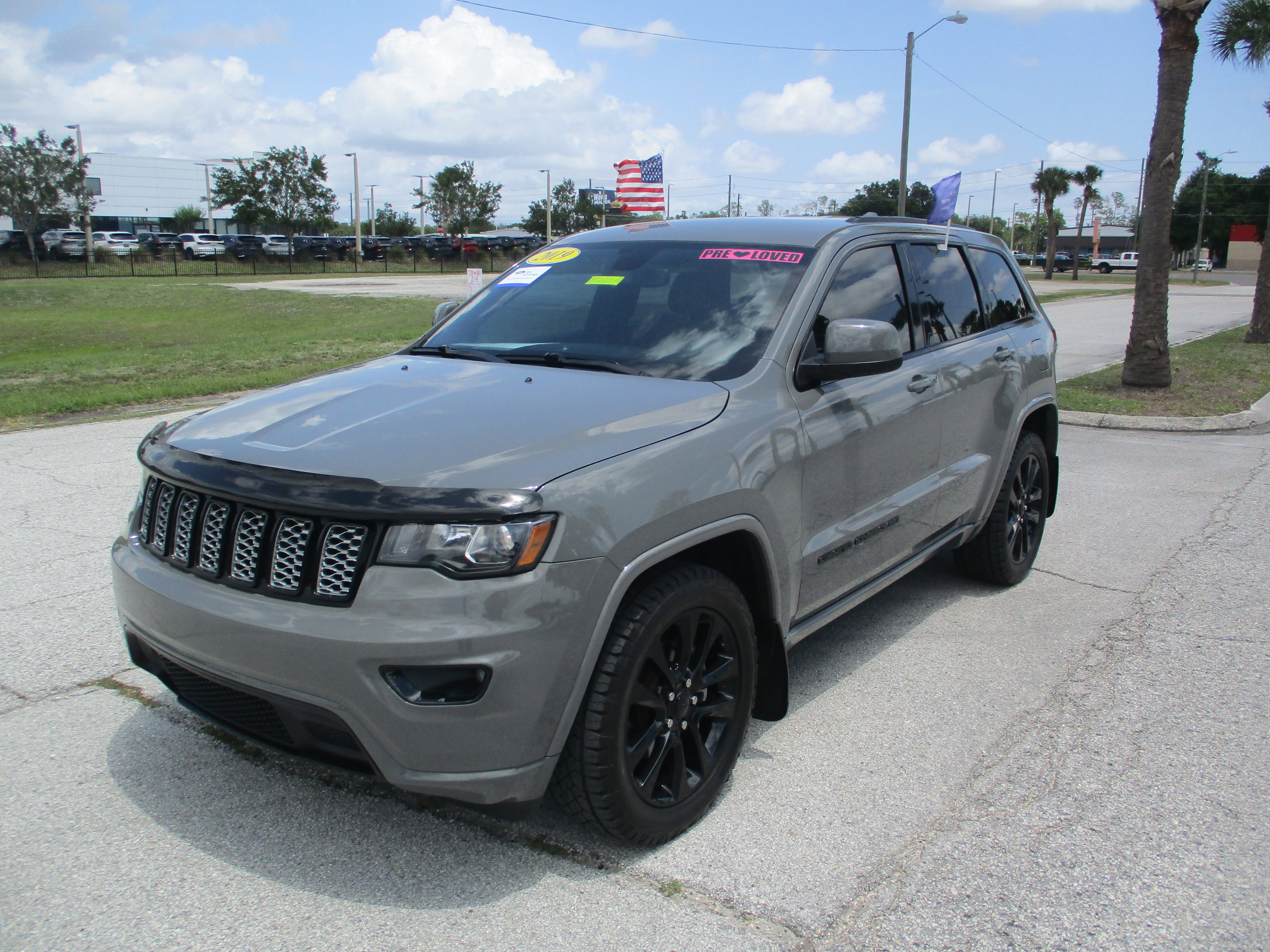 Used 2019 Jeep Grand Cherokee Altitude RWD image 3