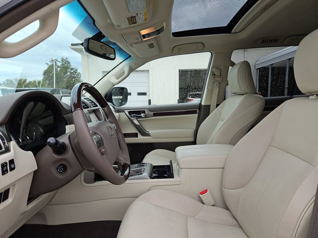 Used 2019 Lexus GX 460 Premium w/ Premium Package image 25