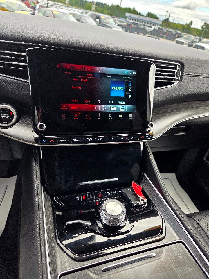 Used 2024 Jeep Wagoneer Series II w/ Flexible Seating Group image 22