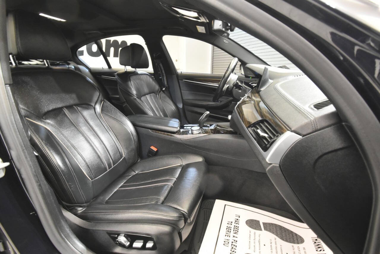 Used 2020 BMW M550i xDrive w/ Premium Package AWD/4WD image 17