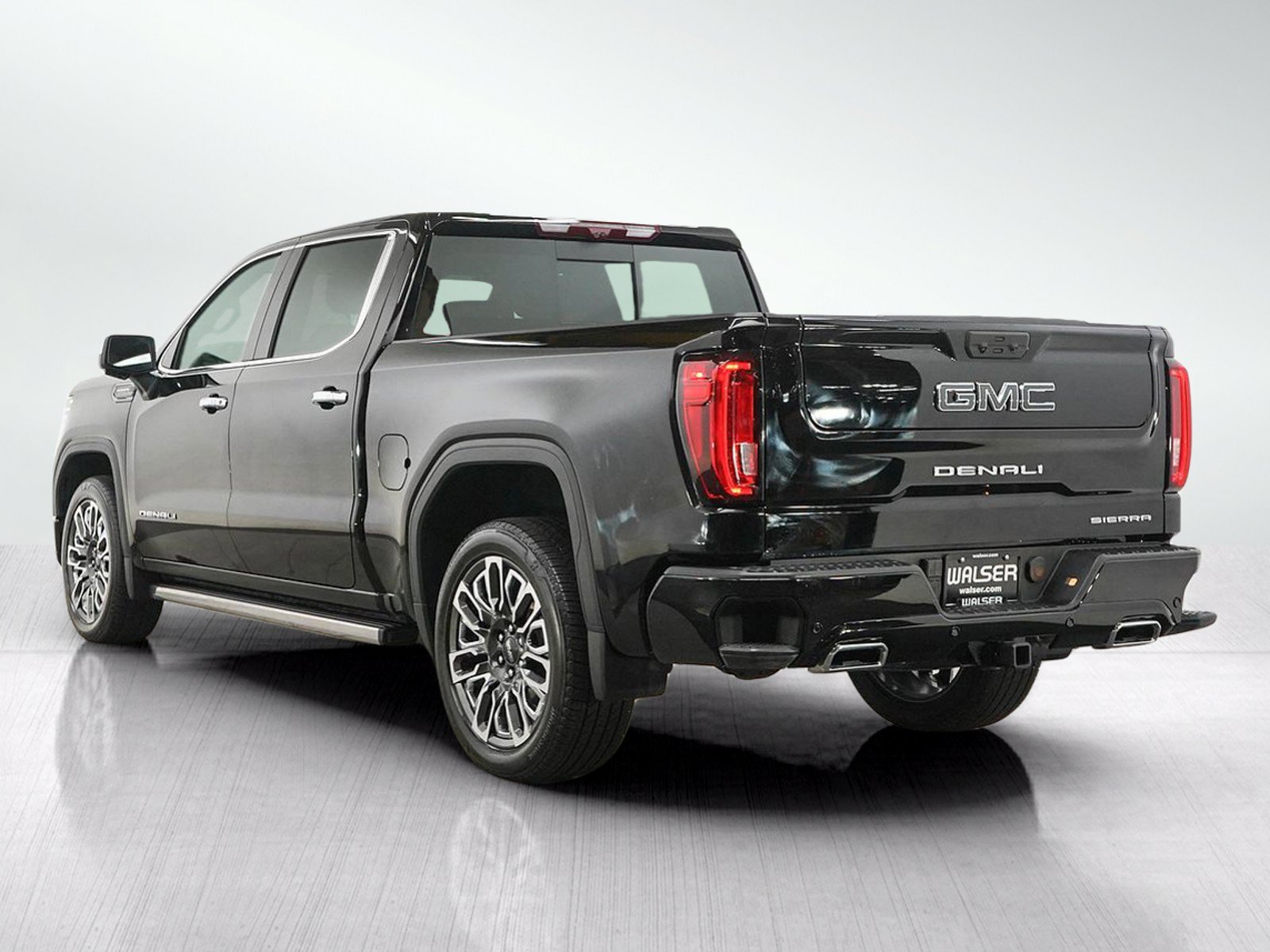 Used 2025 GMC Sierra 1500 Denali Ultimate AWD/4WD image 3