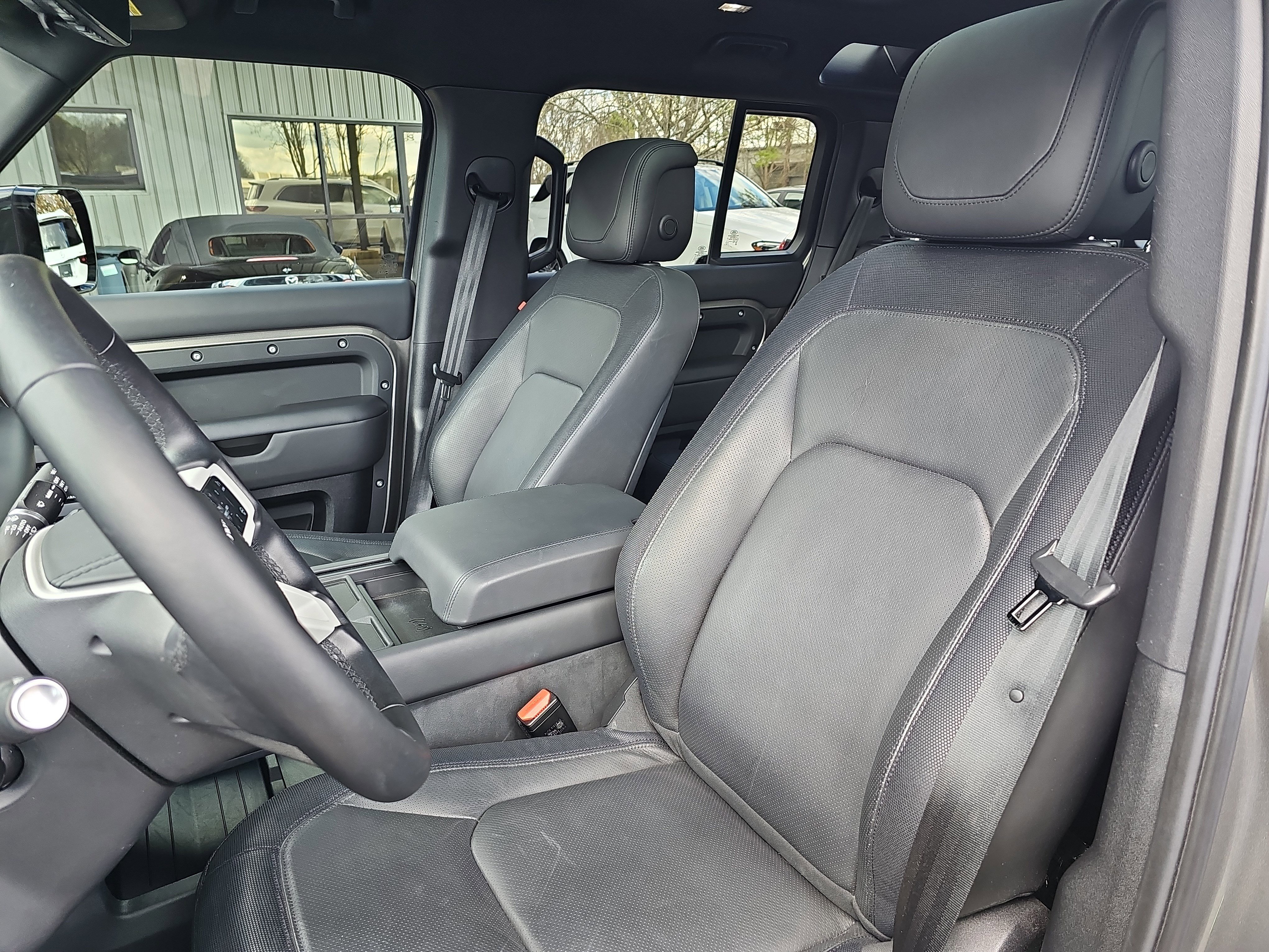 Used 2024 Land Rover Defender 110 X-Dynamic SE image 16