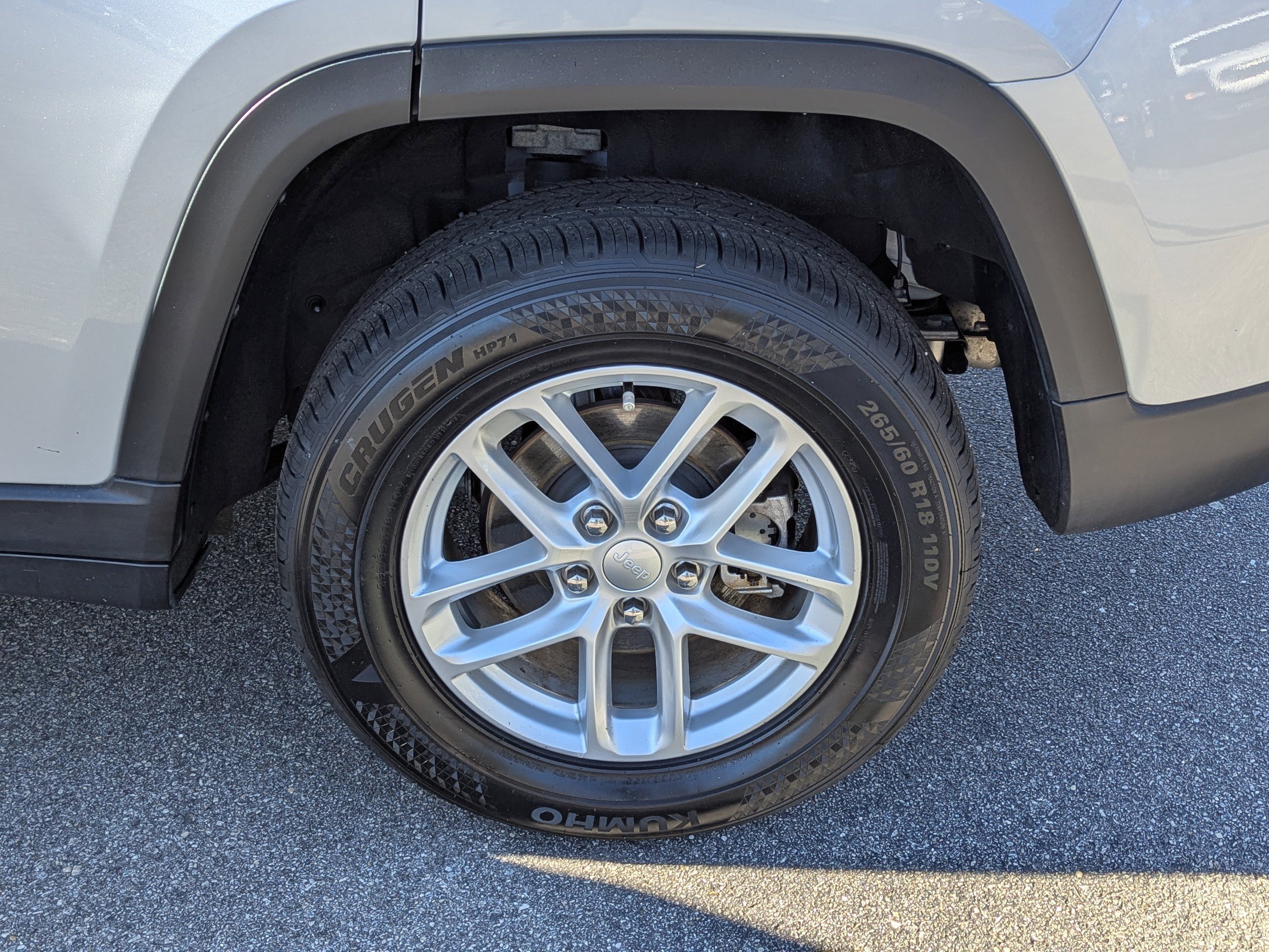 Certified 2023 Jeep Grand Cherokee Laredo X image 27