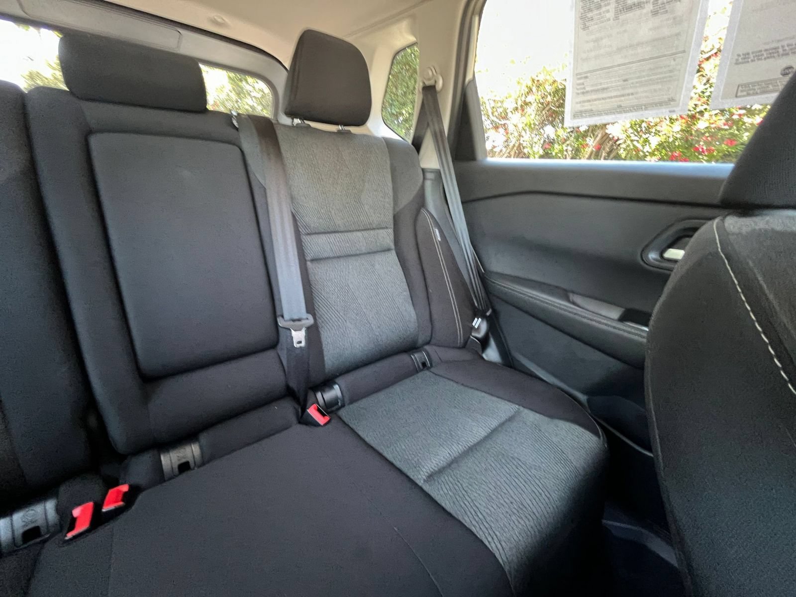 Used 2025 Nissan Rogue SV AWD/4WD image 39