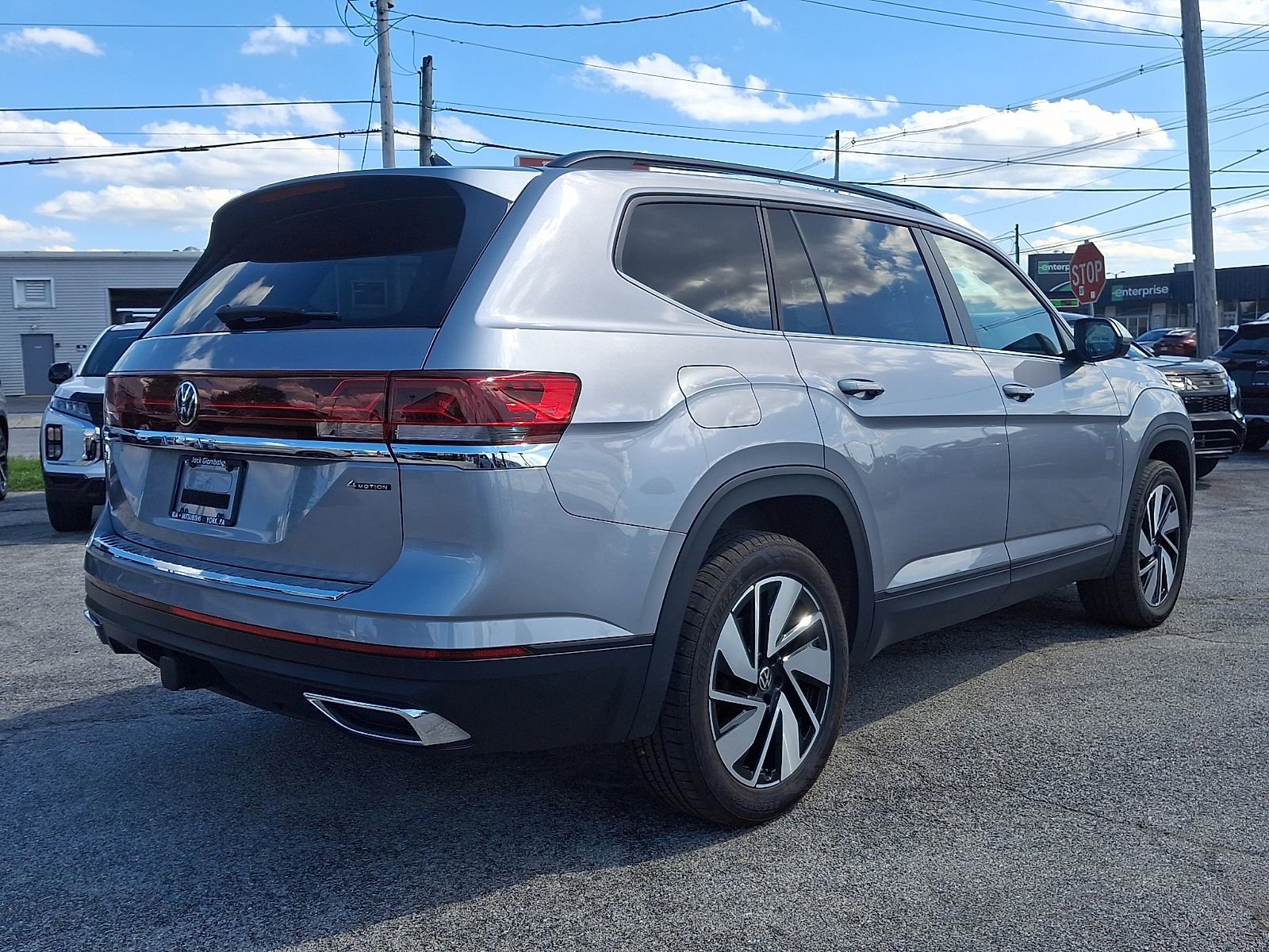 Used 2024 Volkswagen Atlas SE AWD/4WD image 6