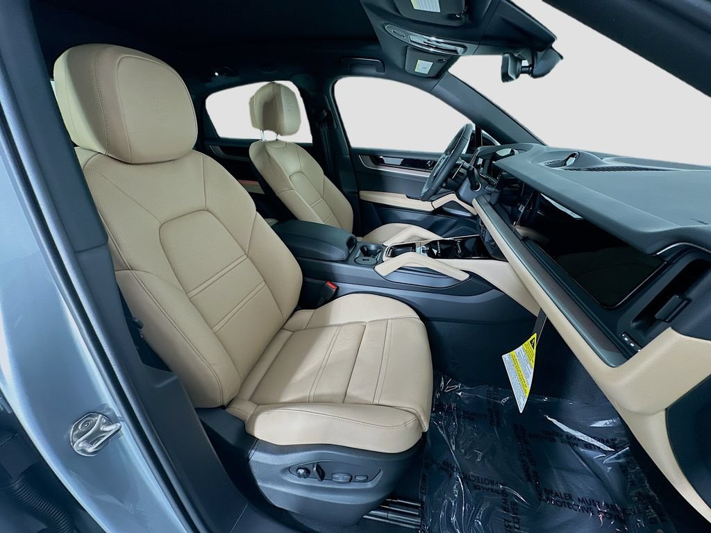 New 2026 Porsche Cayenne Coupe AWD/4WD image 30