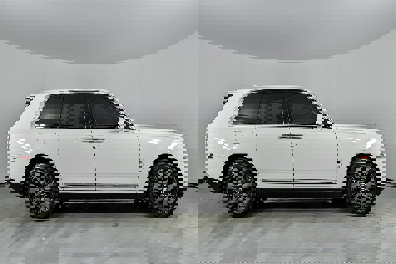 Used 2023 Rolls-Royce Cullinan w/ Leather Finishing Pack image 13