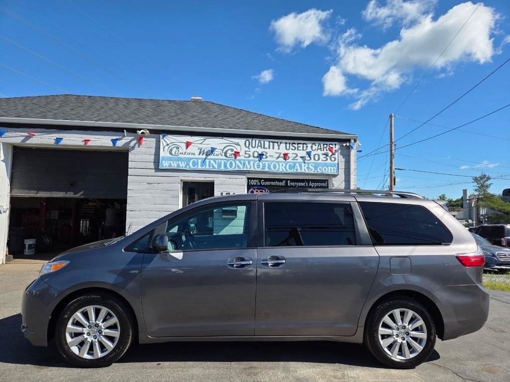 Used 2017 Toyota Sienna XLE w/ XLE Navigation Package AWD/4WD image 2
