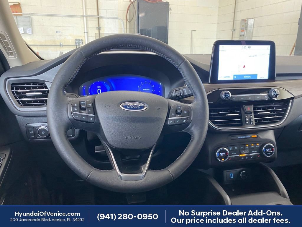 Used 2020 Ford Escape Titanium w/ Titanium Premium Package 2.0 AWD/4WD image 8