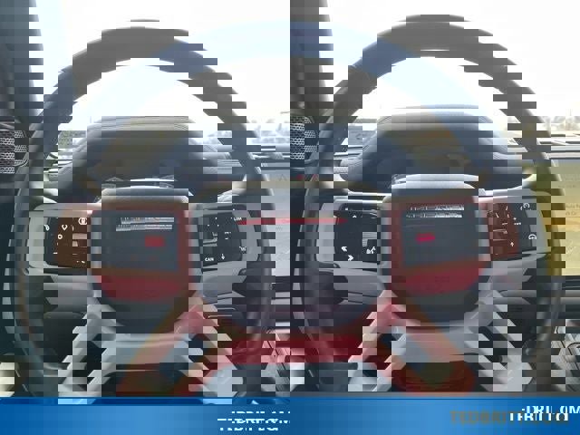 Used 2024 Land Rover Defender 110 SE image 26