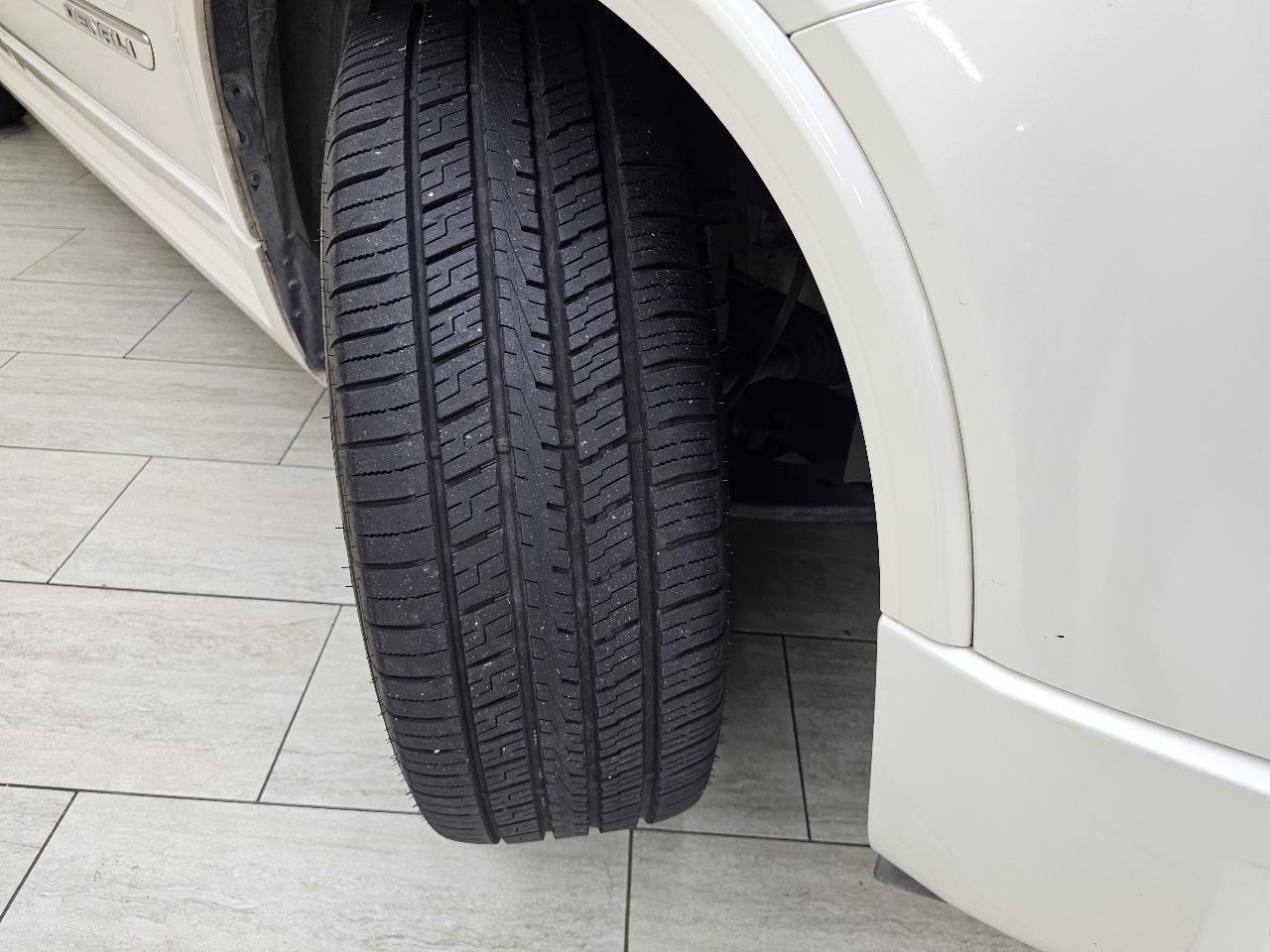Used 2012 GMC Acadia Denali FWD image 42