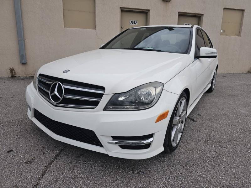 Used 2014 Mercedes-Benz C 250 Sedan image 15