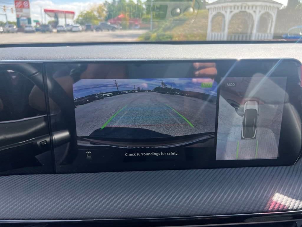 Certified 2025 Nissan Kicks SR FWD image 21