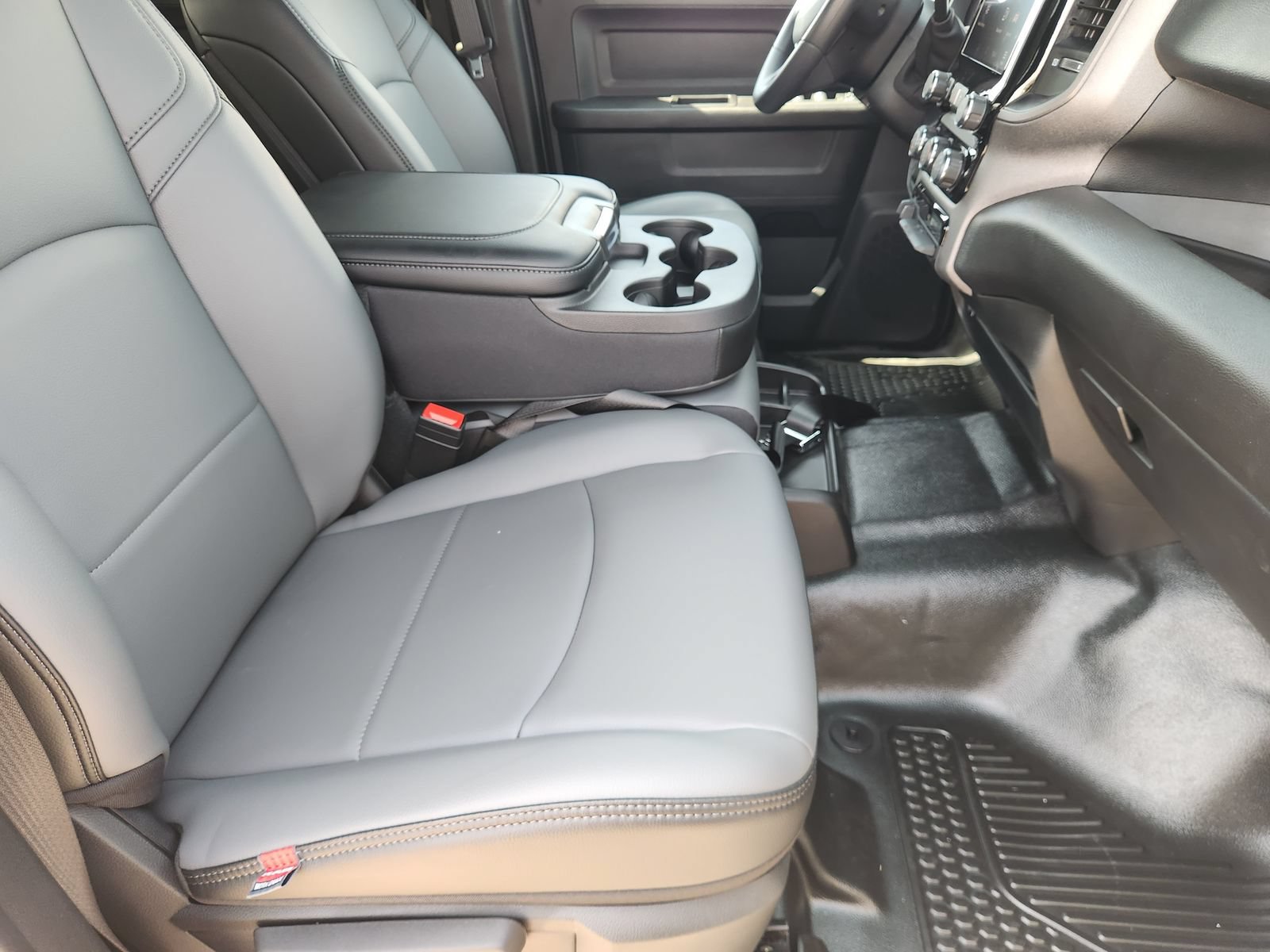 New 2026 RAM 3500 Tradesman AWD/4WD image 14