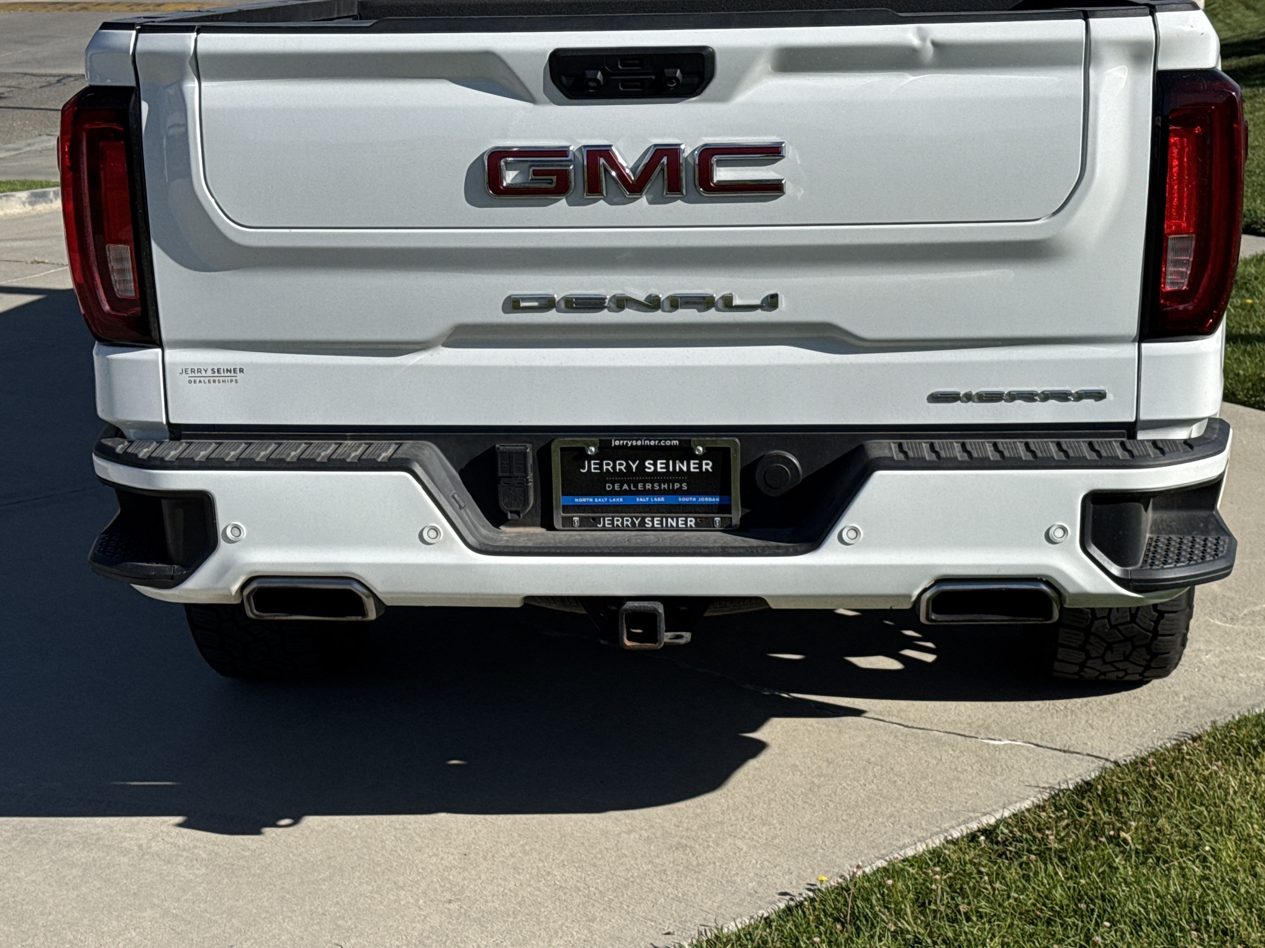 Used 2023 GMC Sierra 1500 Denali w/ Technology Package AWD/4WD image 13