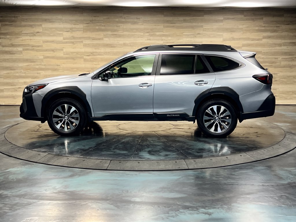 Used 2025 Subaru Outback Limited XT AWD/4WD image 26