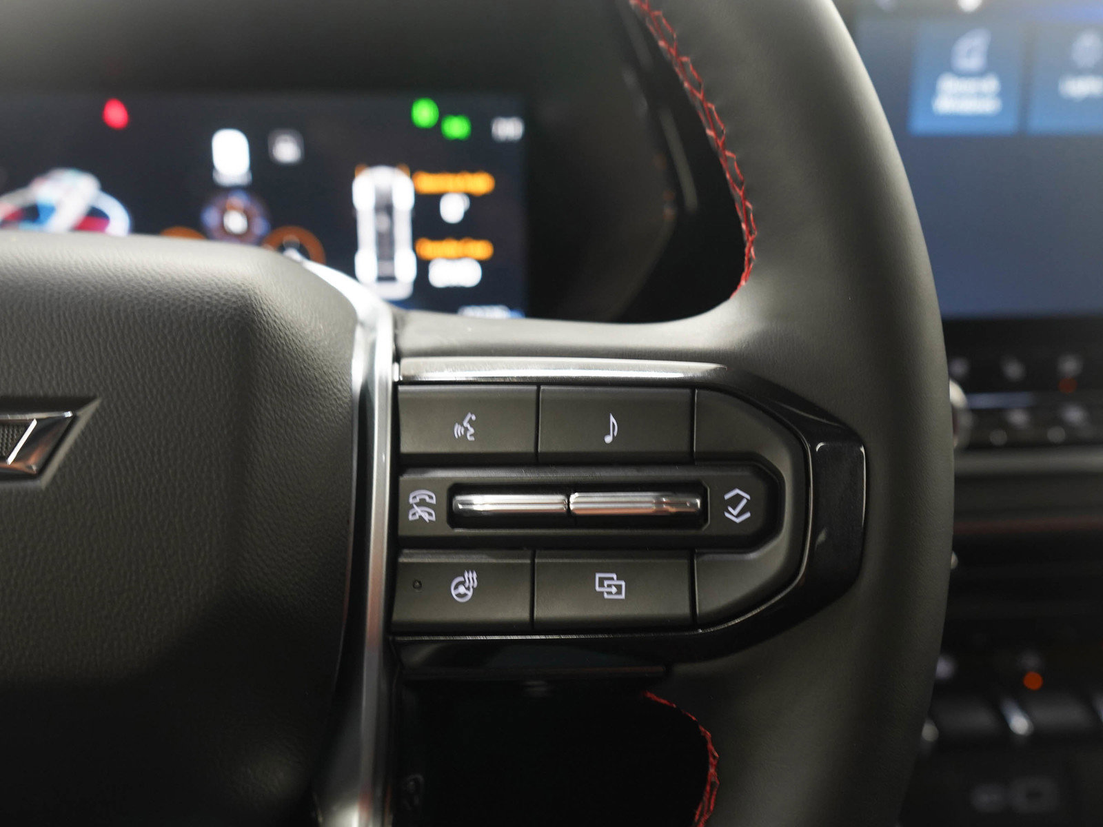 Used 2025 Chevrolet Colorado Z71 w/ Z71 Convenience Package 2 image 25