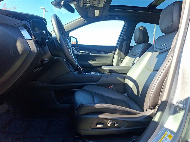 Used 2025 Cadillac XT5 Premium Luxury image 15