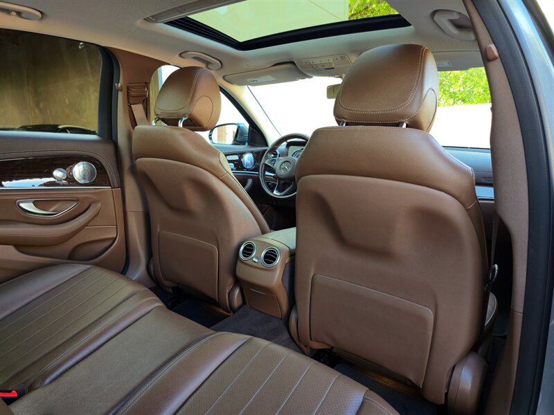 Used 2017 Mercedes-Benz E 300 image 34