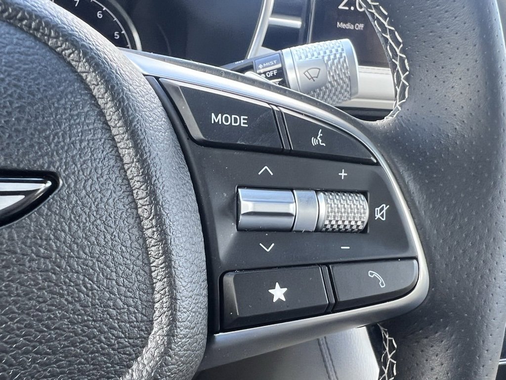 Used 2025 Genesis G70 2.5T image 25