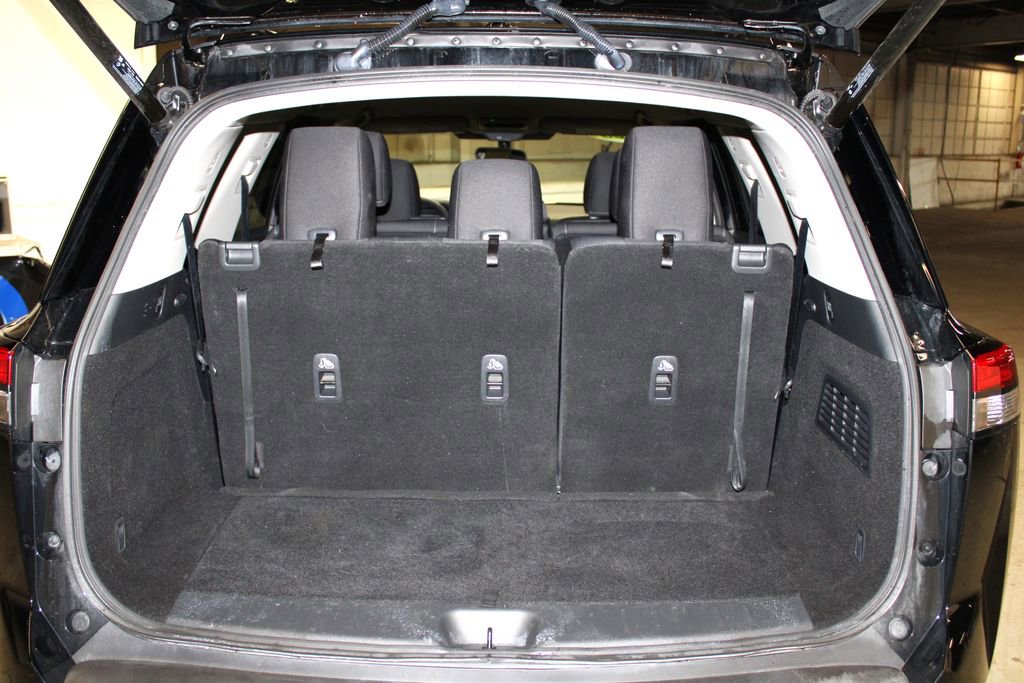 Used 2025 Nissan Pathfinder SV AWD/4WD image 40