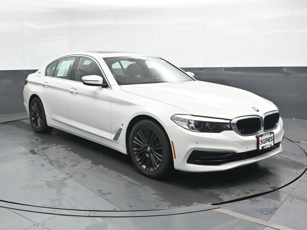 Used 2019 BMW 530e xDrive w/ Convenience Package AWD/4WD image 4