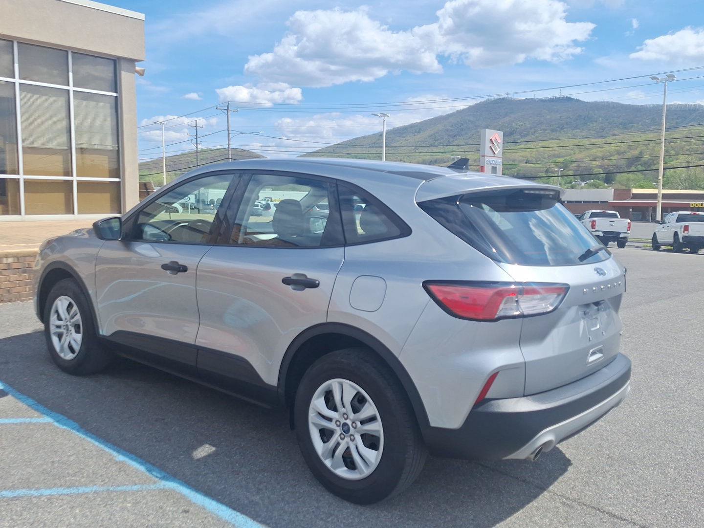 Used 2022 Ford Escape S AWD/4WD image 4