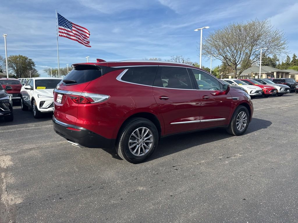 Used 2024 Buick Enclave Premium AWD/4WD image 5