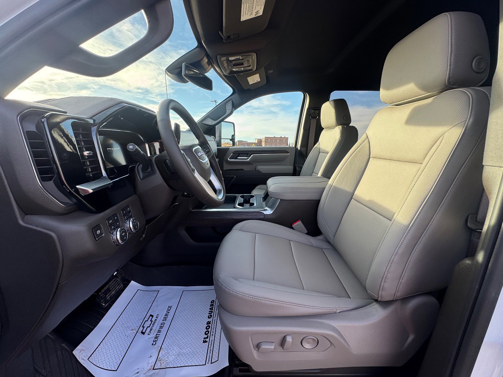 New 2026 GMC Sierra 2500 SLT w/ SLT Premium Package image 9