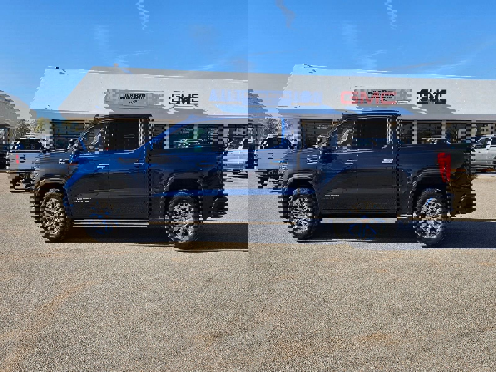 Used 2022 GMC Sierra 1500 Denali w/ Denali Carbonpro Edition image 2