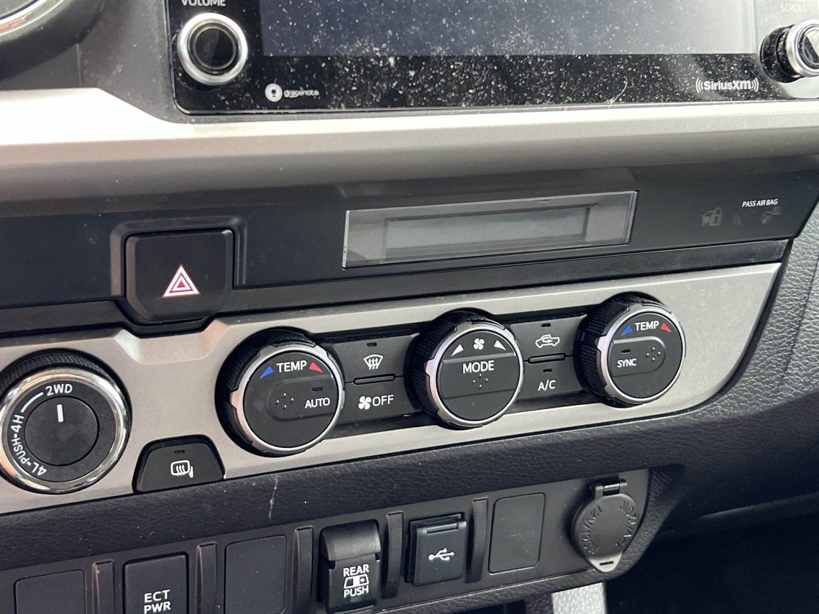 Used 2021 Toyota Tacoma SR5 AWD/4WD image 16