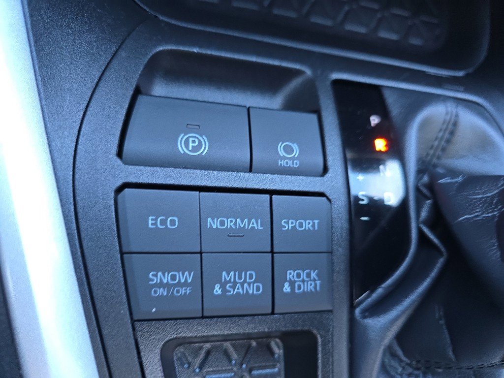 Used 2023 Toyota RAV4 XLE Premium image 29