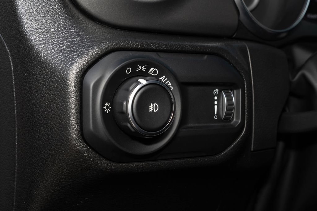 Used 2023 Jeep Wrangler Unlimited Sport AWD/4WD image 27