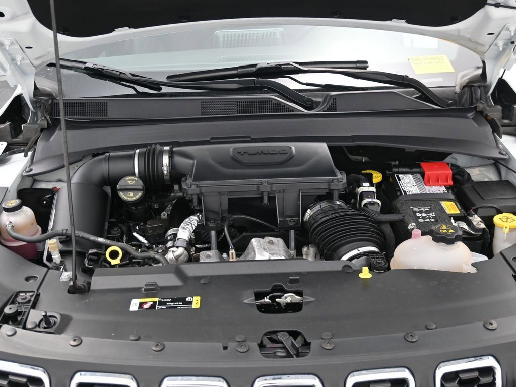 Used 2025 Jeep Compass Latitude image 15
