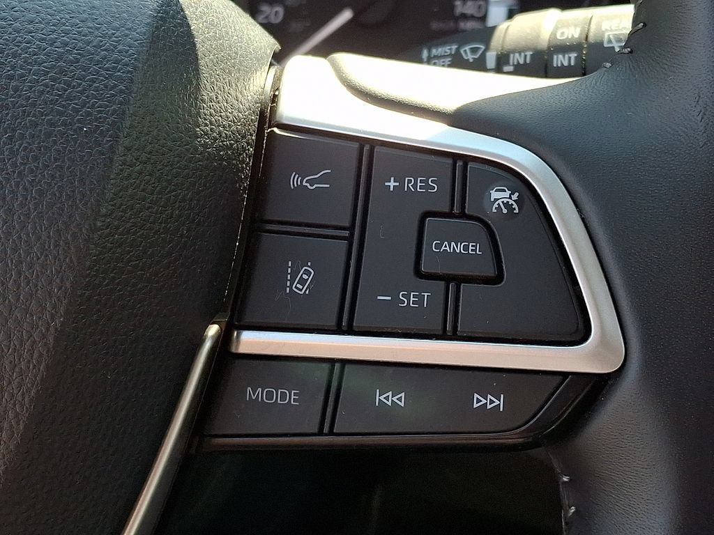 Certified 2025 Toyota Highlander LE AWD/4WD image 25
