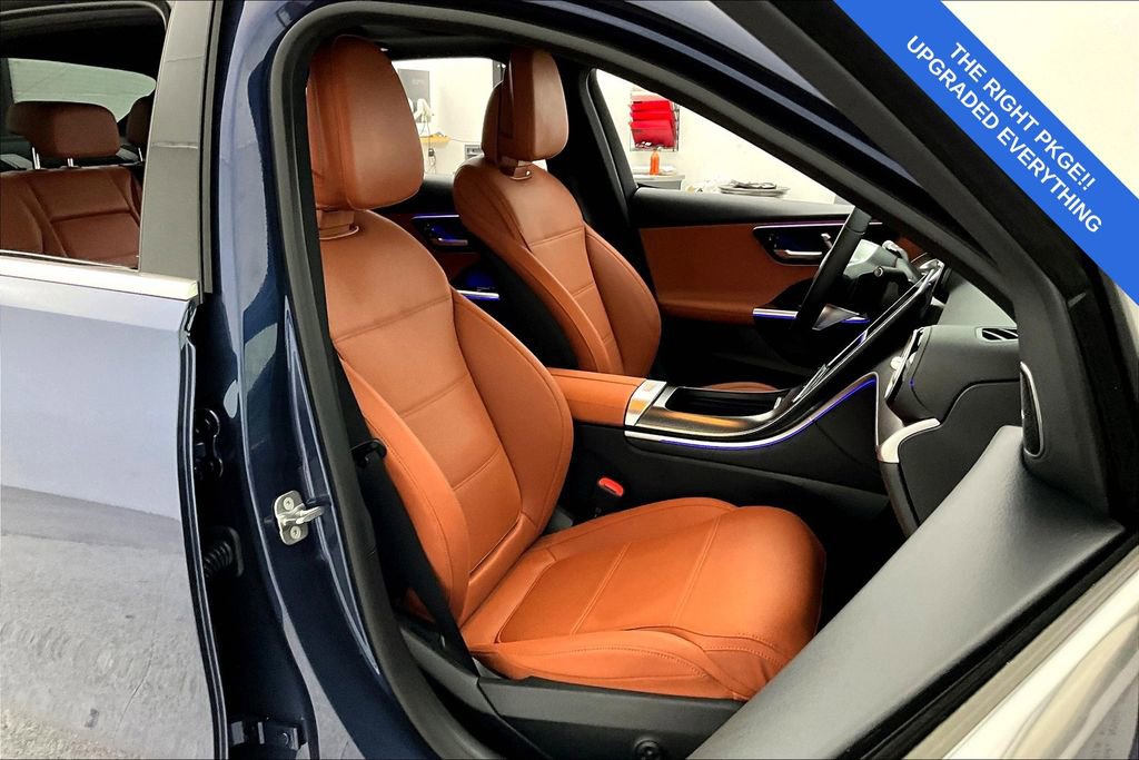 Used 2025 Mercedes-Benz C 300 4MATIC Sedan w/ Exclusive Trim Package image 10