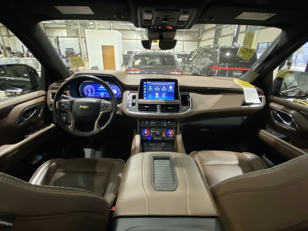 Used 2023 Chevrolet Tahoe High Country RWD image 2