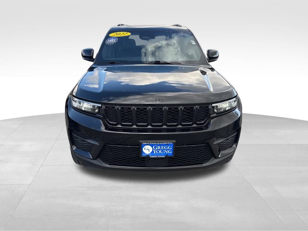 Used 2022 Jeep Grand Cherokee Altitude image 9