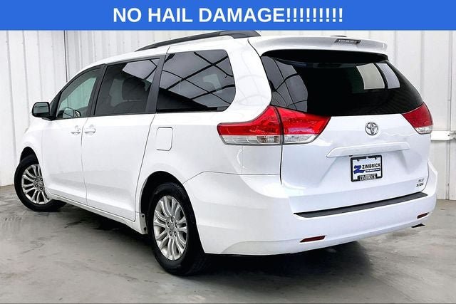 Used 2012 Toyota Sienna XLE w/ Entertainment Pkg FWD image 11