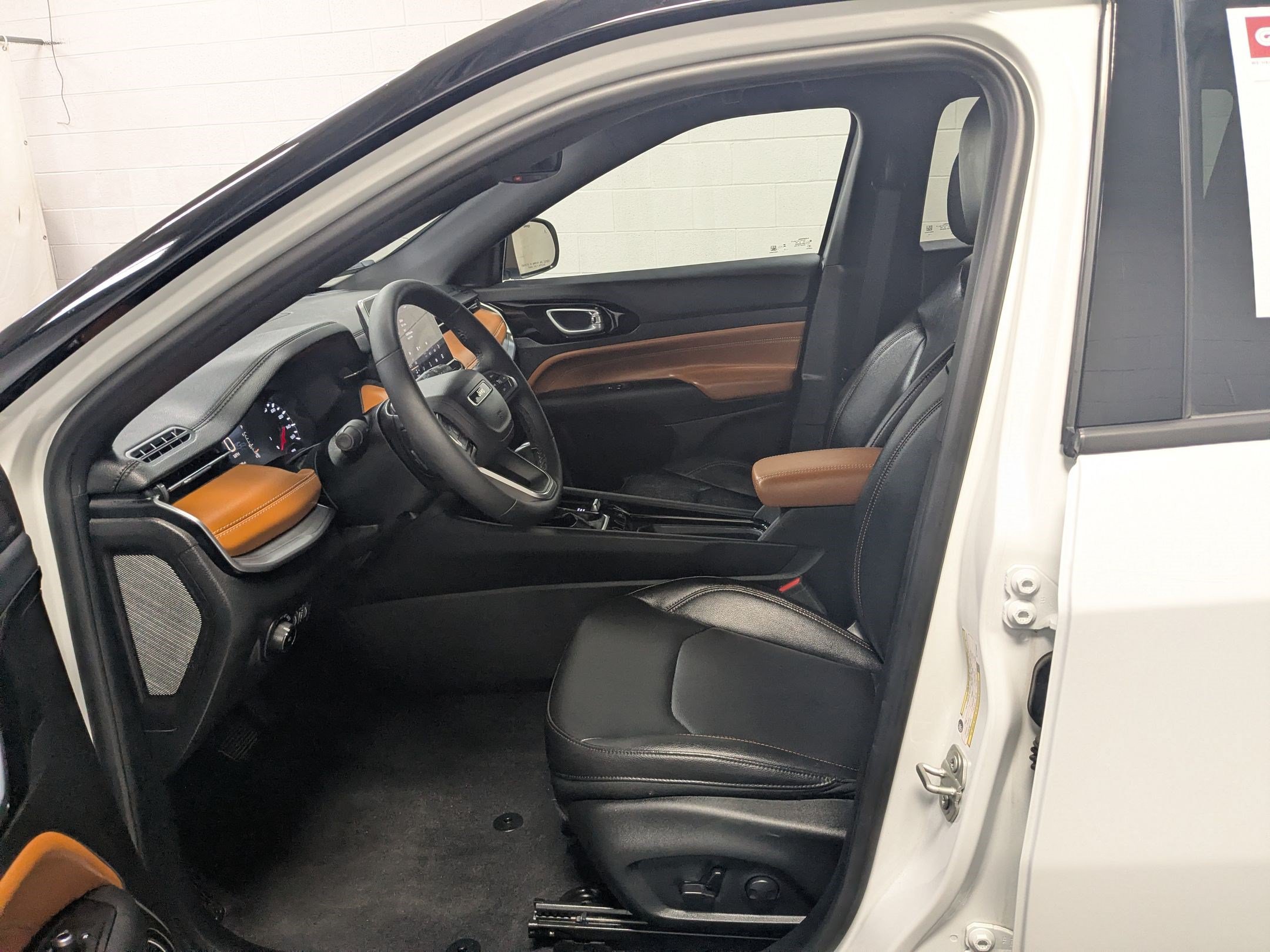 Certified 2024 Jeep Compass Limited AWD/4WD image 21