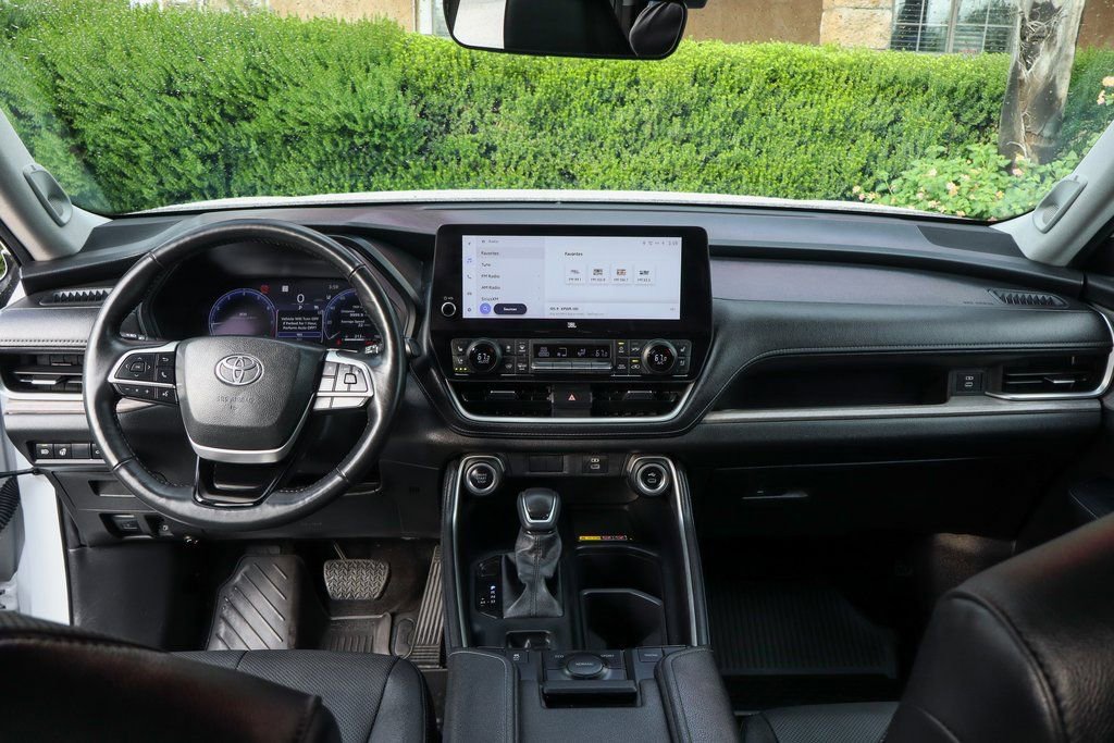 Used 2024 Toyota Grand Highlander Limited image 27