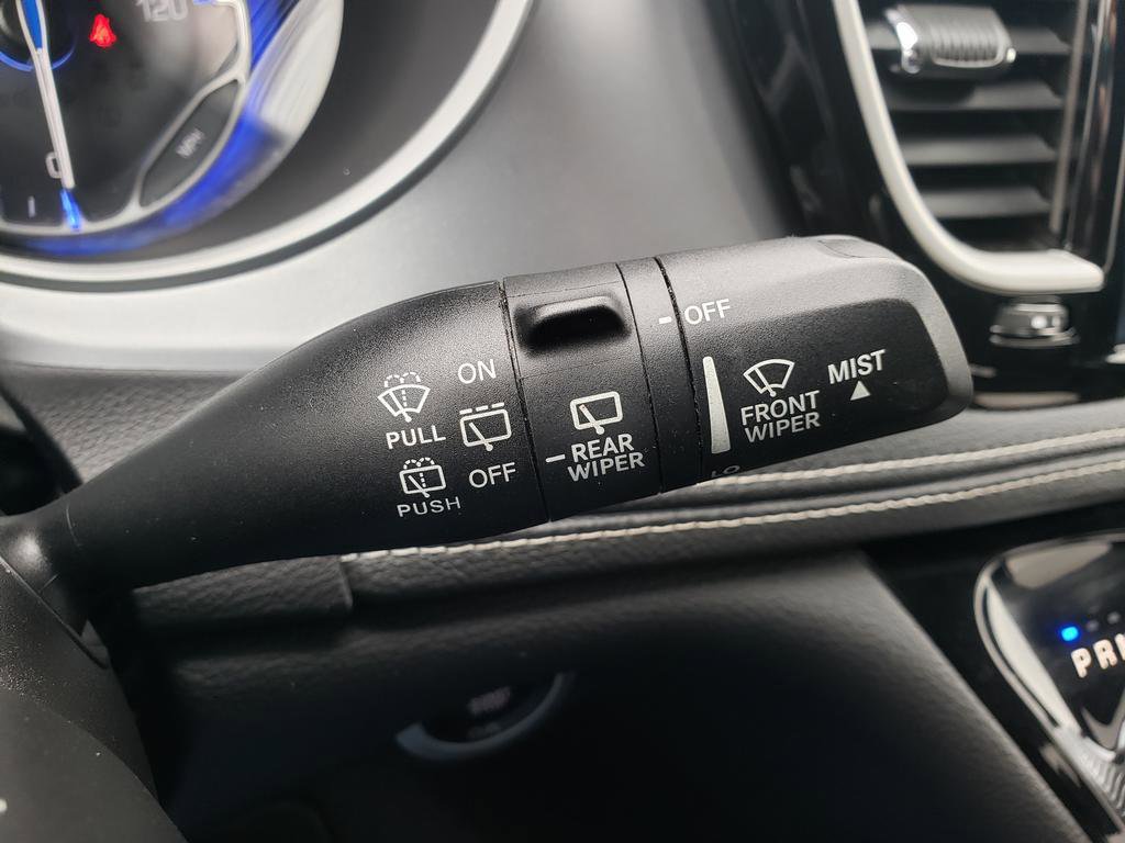 Used 2022 Chrysler Pacifica Touring image 22