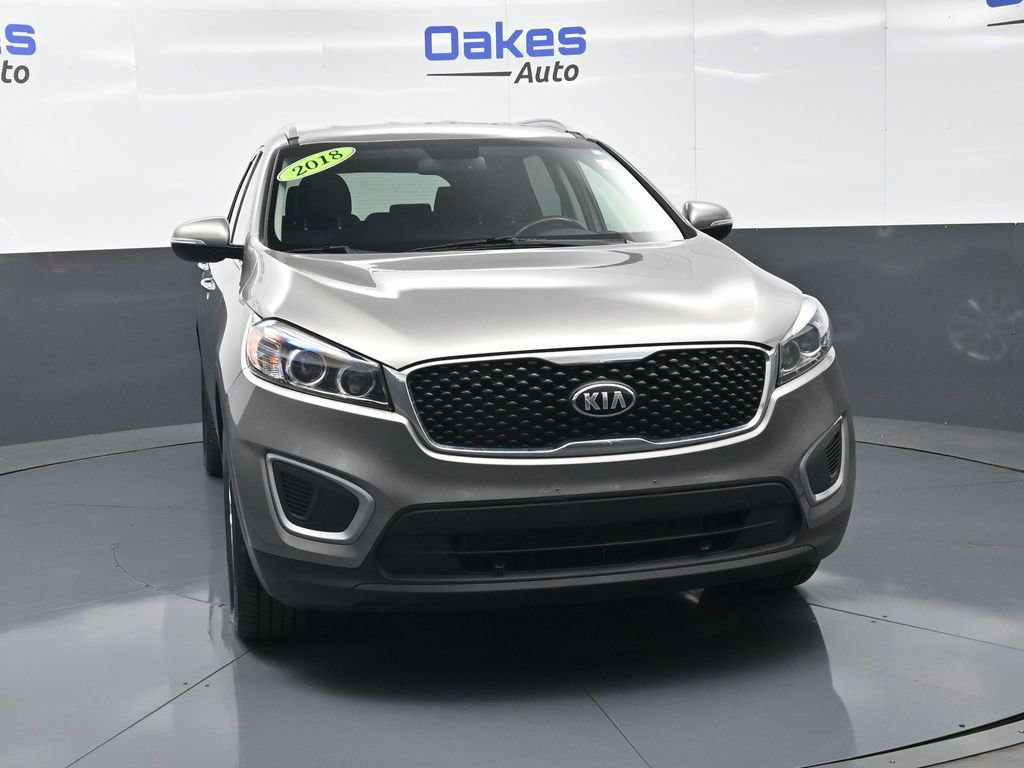 Used 2018 Kia Sorento LX w/ LX V6 Convenience Package image 3