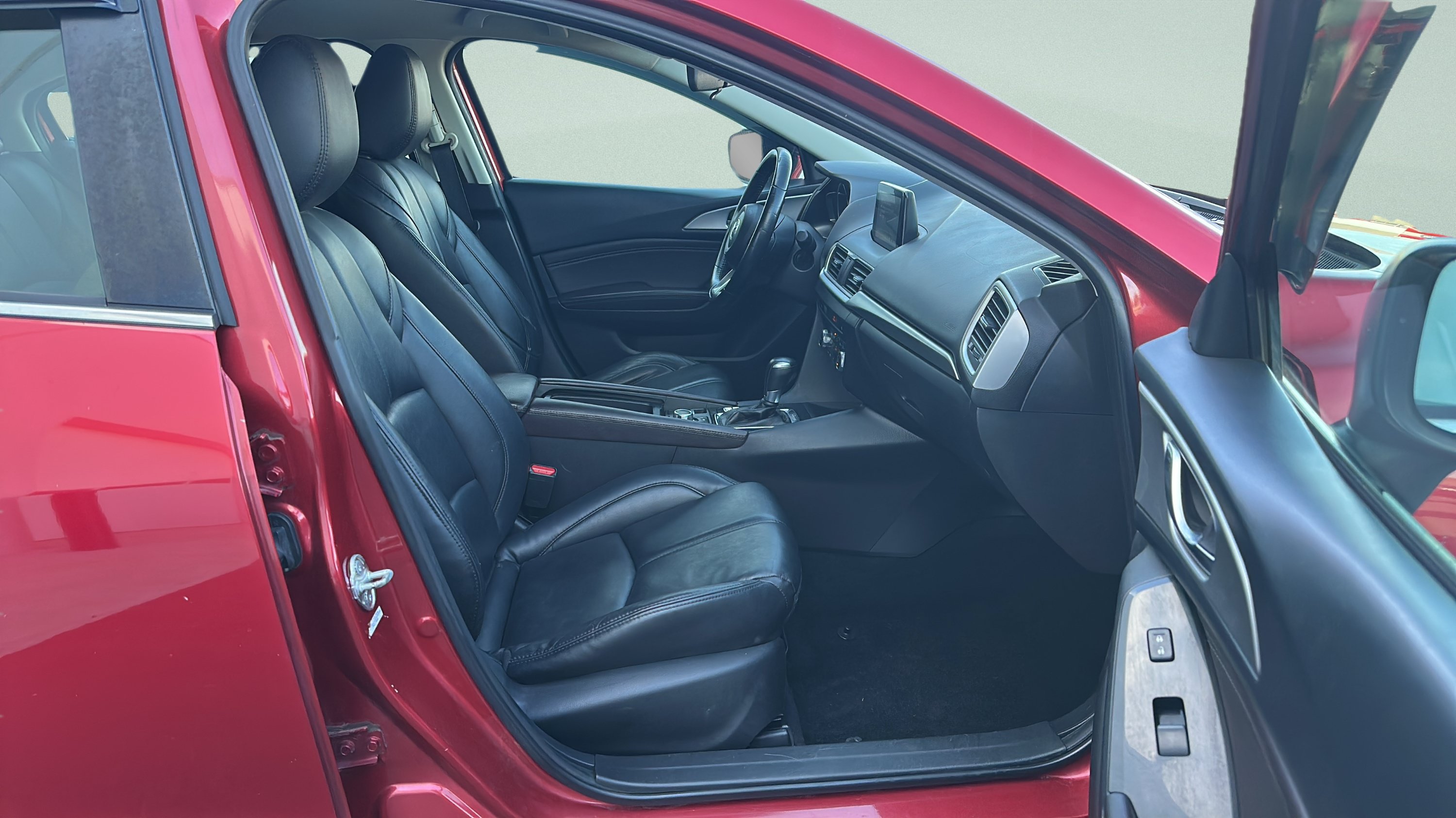 Used 2018 MAZDA MAZDA3 Touring FWD image 27